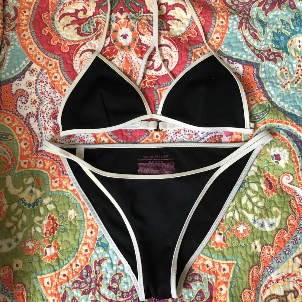 Victoria’s Secret bikini